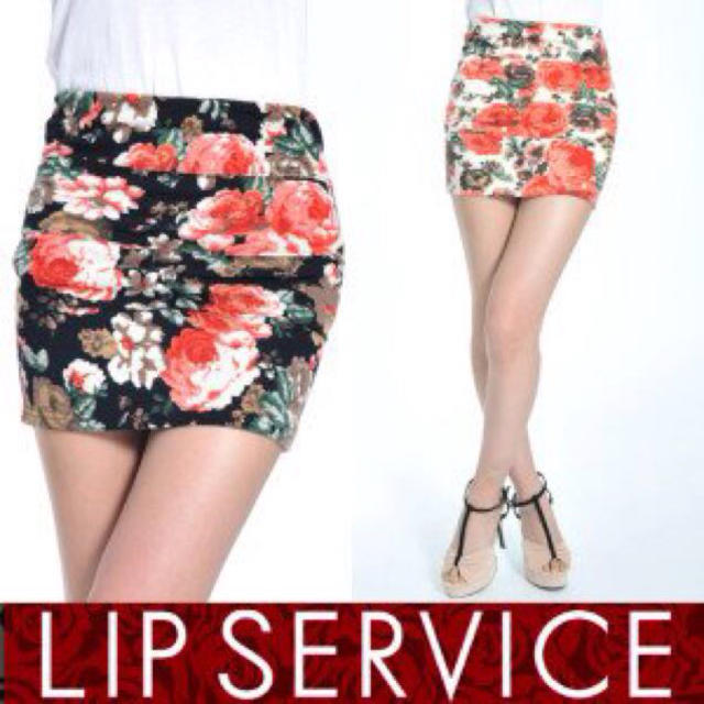 LIP SERVICE(リップサービス)のLIP SERVICE花柄タイトスカート レディースのスカート(ミニスカート)の商品写真