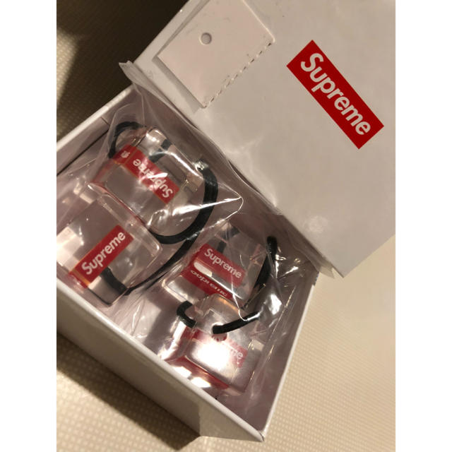 Supreme(シュプリーム)の【新品未使用半タグ付き】supreme ヘアゴム 2個セット レディースのヘアアクセサリー(ヘアゴム/シュシュ)の商品写真