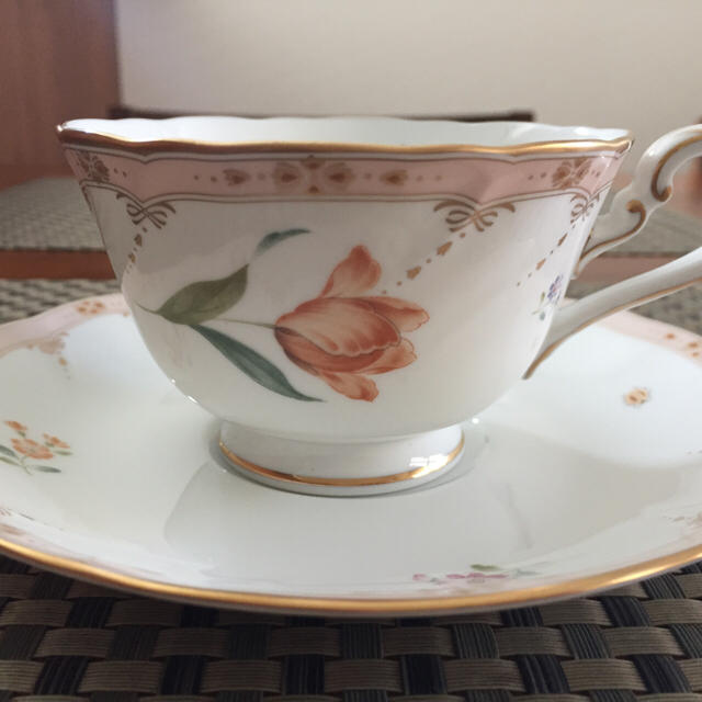 Noritake(ノリタケ)の新品！ノリタケ メゾンフルール ティーカップ&ソーサー 廃盤品 希少 インテリア/住まい/日用品のキッチン/食器(食器)の商品写真