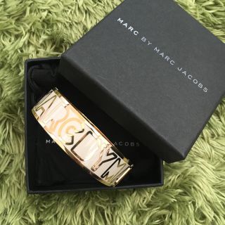 マークバイマークジェイコブス(MARC BY MARC JACOBS)の【未使用】MARC BY MARC JACOBS バングル (ブレスレット/バングル)