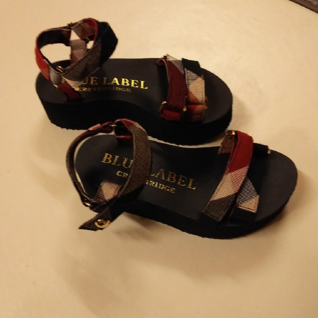 BLACK LABEL CRESTBRIDGE(ブラックレーベルクレストブリッジ)のブルーレーベル サンダル レディースの靴/シューズ(サンダル)の商品写真