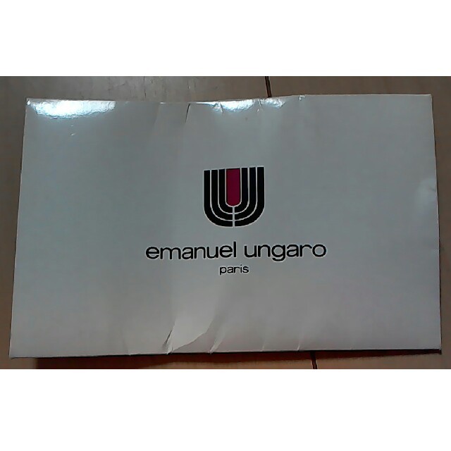 emanuel ungaro(エマニュエルウンガロ)の新品　ウンガロ　ハンカチ レディースのファッション小物(ハンカチ)の商品写真