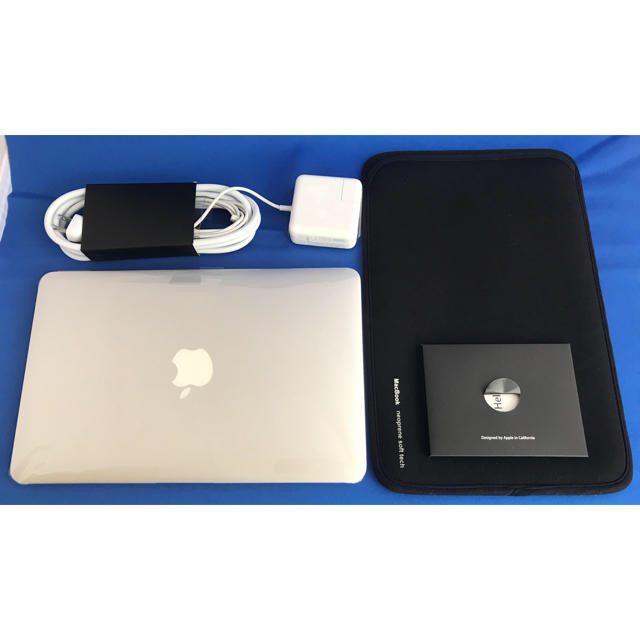 PC/タブレット美品Apple MacBook Air 11インチ MD224J/A おまけ付き