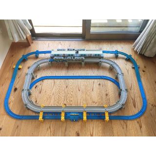 【最終値下】プラレール　高架線路とレア駅舎＋α(電車のおもちゃ/車)