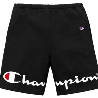 シュプリーム(Supreme)の 黒L supreme チャンピオン(ショートパンツ)