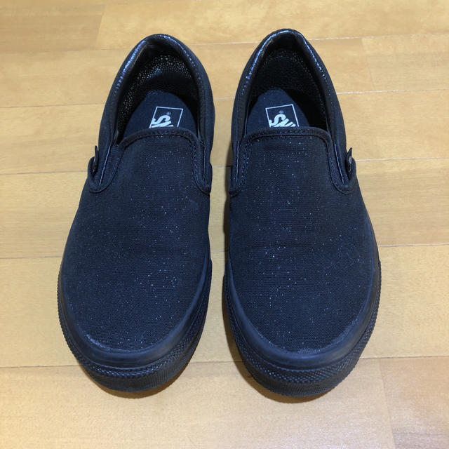 VANS(ヴァンズ)の美品 バンズ スリッポン ブラック ラメ入り レディースの靴/シューズ(スリッポン/モカシン)の商品写真