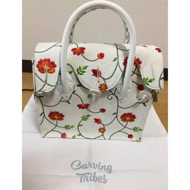 GRACE CONTINENTAL(グレースコンチネンタル)の新品♡限定レア✨花柄刺繍マエストラ❤️ レディースのバッグ(ハンドバッグ)の商品写真