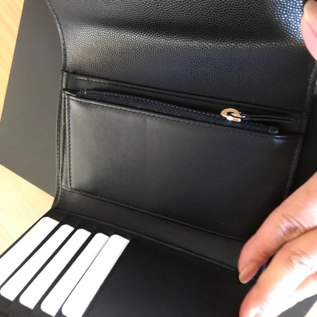 CHANEL(シャネル)の［正規品］新作 折財布 キャビア レディースのファッション小物(財布)の商品写真