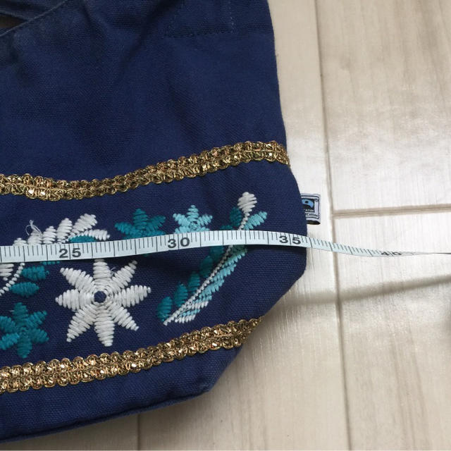 titicaca(チチカカ)のチチカカ 夏にぴったり刺繍入りネイビーバック コメント必須！ レディースのバッグ(トートバッグ)の商品写真