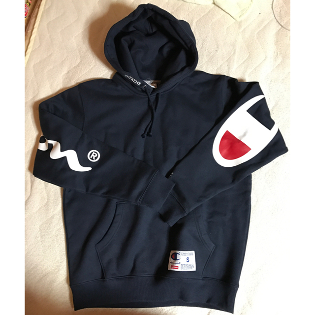 Supreme(シュプリーム)のsupreme Champion Hooded Sweatshirt Sネイビー メンズのトップス(パーカー)の商品写真