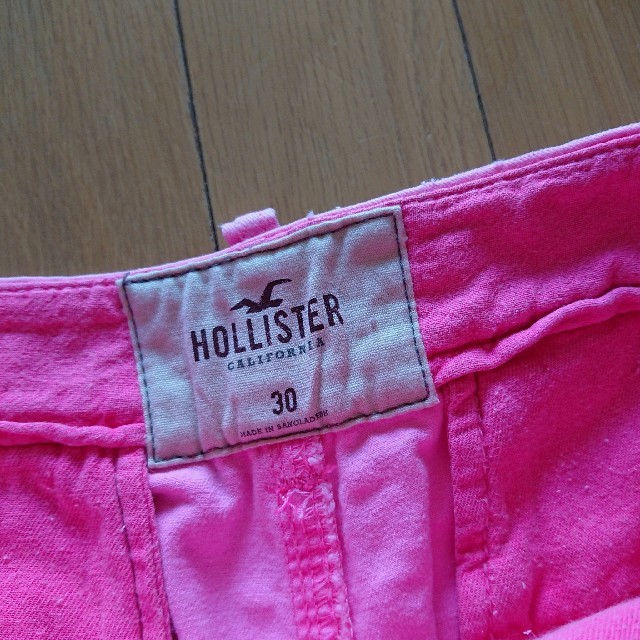 Hollister(ホリスター)のHOLLISTERホリスターネオンピンクハーフパンツ メンズのパンツ(ショートパンツ)の商品写真