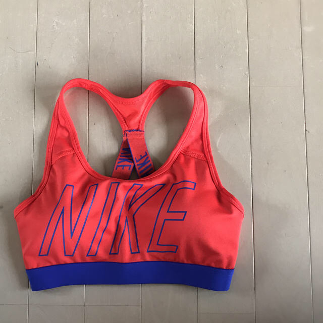 NIKE(ナイキ)のナイキ ブラトップ スポーツ/アウトドアのトレーニング/エクササイズ(ヨガ)の商品写真