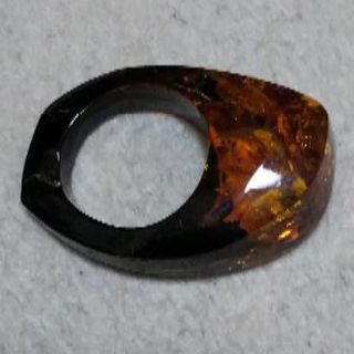 琥珀指輪(リング(指輪))