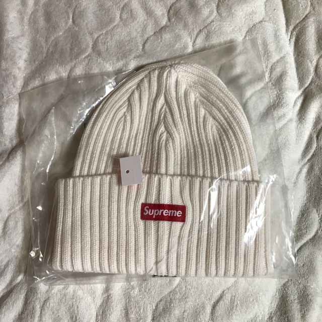 Supreme(シュプリーム)のsupreme Overdyed Ribbed Beanie 白 ラスト1個 メンズの帽子(その他)の商品写真