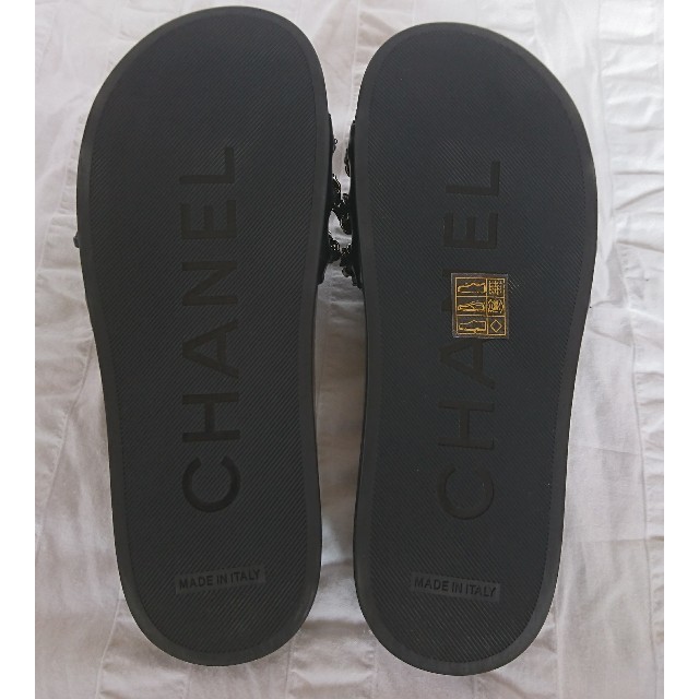 CHANEL(シャネル)のシャネル★新品★シャワー サンダル36ネイビーCHANEL レディースの靴/シューズ(サンダル)の商品写真