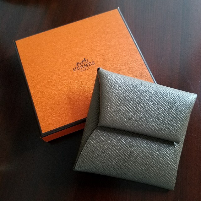 Hermes(エルメス)のHERMES☆バスティア☆エプソン小銭入れ☆人気エトゥープ確実正規品 レディースのファッション小物(コインケース)の商品写真