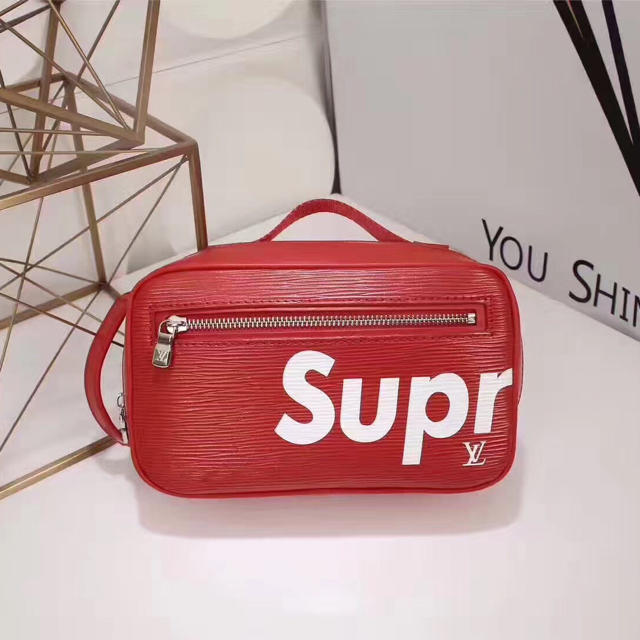 Supreme(シュプリーム)の産後ですが即購入様 専用 レディースのバッグ(ショルダーバッグ)の商品写真