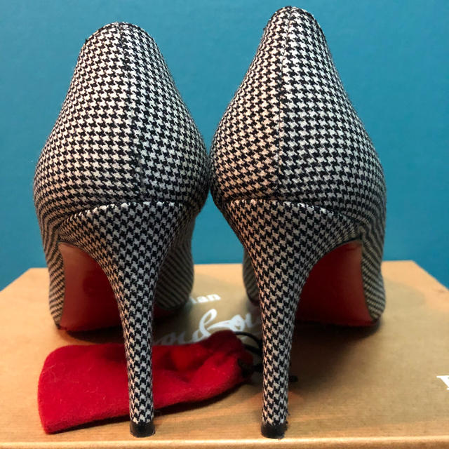 Christian Louboutin(クリスチャンルブタン)のクリスチャン ルブタン   パンプス 極美品 最終値下げ レディースの靴/シューズ(ハイヒール/パンプス)の商品写真