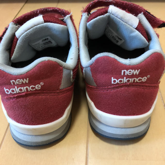 New Balance(ニューバランス)のnew balance  キッズ赤 キッズ/ベビー/マタニティのキッズ靴/シューズ(15cm~)(スニーカー)の商品写真