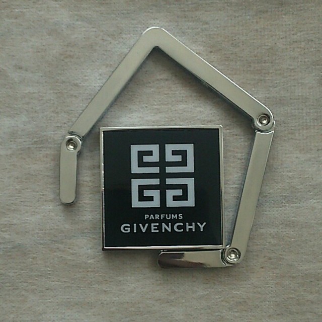 GIVENCHY(ジバンシィ)の【未使用】GIVENCHY バッグハンガー レディースのファッション小物(その他)の商品写真