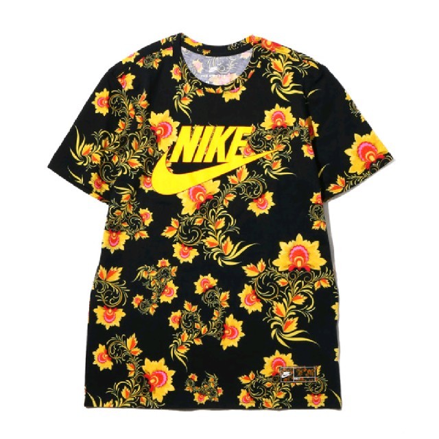 NIKE - ナイキ フローラルtシャツの通販 by ３２−ｘ's shop｜ナイキ ...