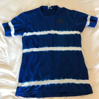 アディダス(adidas)のadidas Tシャツ(Tシャツ/カットソー(半袖/袖なし))