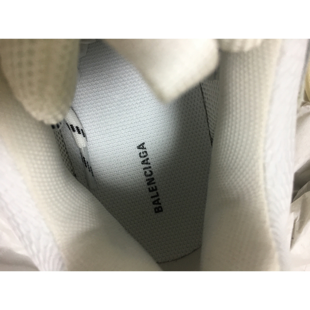 Balenciaga(バレンシアガ)のBALENCIAGA TRIPLE S White 42 メンズの靴/シューズ(スニーカー)の商品写真