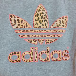 アディダス(adidas)のadidas♡" Mサイズの方でも着れます　値下げ(Tシャツ(半袖/袖なし))