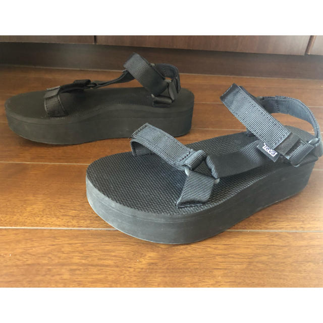 Teva(テバ)のTEVA 厚底 サンダル  レディースの靴/シューズ(サンダル)の商品写真