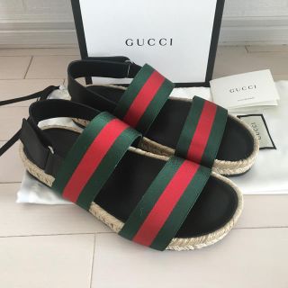 グッチ(Gucci)の【YURI様専用】7.5(27) グッチ ロゴ フラット サンダル 日本未入荷(サンダル)