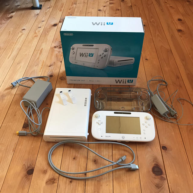 Wii U(ウィーユー)のWii U 32GB  白 作動可 WiFi不調にてジャンク品扱い エンタメ/ホビーのゲームソフト/ゲーム機本体(家庭用ゲーム機本体)の商品写真