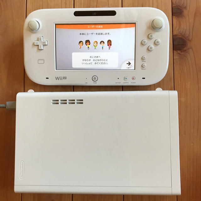 Wii U(ウィーユー)のWii U 32GB  白 作動可 WiFi不調にてジャンク品扱い エンタメ/ホビーのゲームソフト/ゲーム機本体(家庭用ゲーム機本体)の商品写真