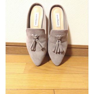 ザラ(ZARA)のタッセル付きバブーシュ(スリッポン/モカシン)