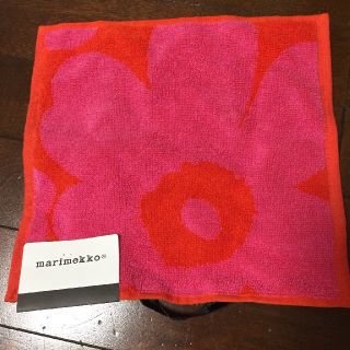 マリメッコ(marimekko)の★新品　marimekkoハンドタオル(ハンカチ)