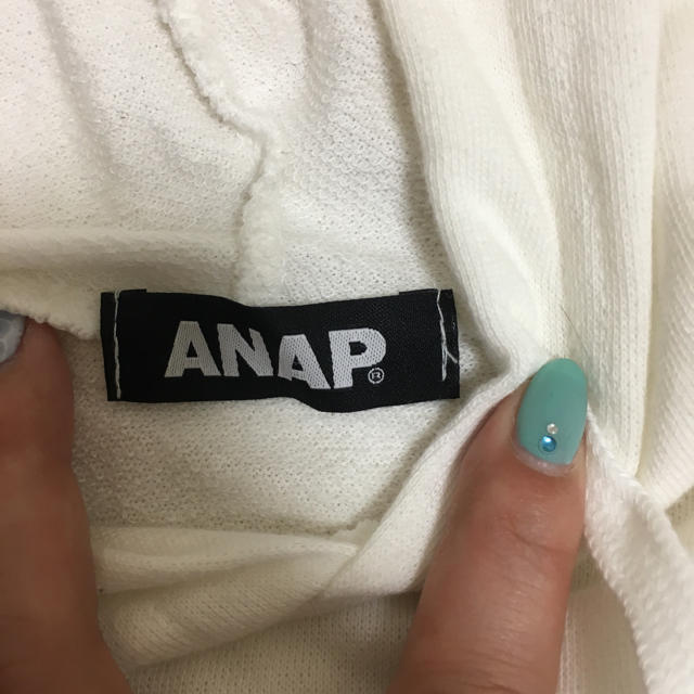 ANAP(アナップ)のニャンコさん専用 新品同様！夏にピッタリなレインボープリントタンクトップ レディースのトップス(タンクトップ)の商品写真