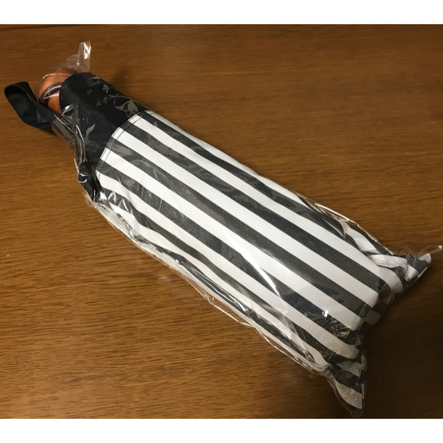 サンバリア100  三段 コンビ 白黒ストライプ レディースのファッション小物(傘)の商品写真