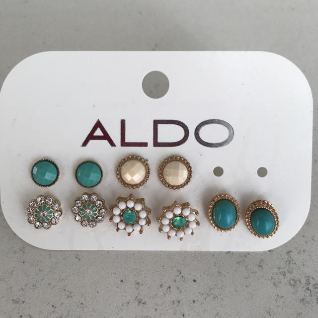 ALDO(アルド)のALDO ピアス 5組セット レディースのアクセサリー(ピアス)の商品写真