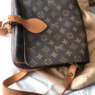 ルイヴィトン(LOUIS VUITTON)のルイビトンのショルダーバックです‼️(ショルダーバッグ)