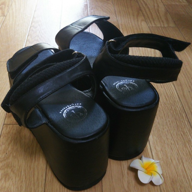 YOSUKE(ヨースケ)のヨースケ 10cm 厚底サンダル レディースの靴/シューズ(サンダル)の商品写真