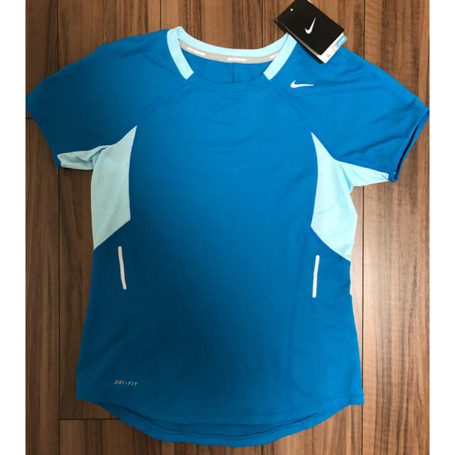 NIKE(ナイキ)の【新品タグ付き】ナイキ ドライフィット Tシャツ Sサイズ スポーツ/アウトドアのランニング(ウェア)の商品写真