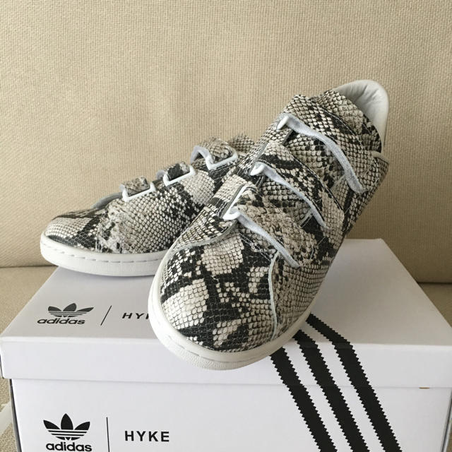 靴/シューズadidas hyke コラボ パイソン スニーカー 23.5cm