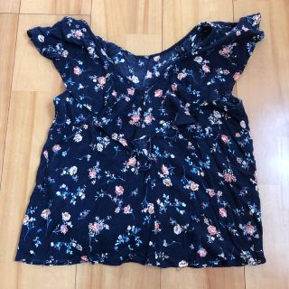 ベルシュカ(Bershka)の花柄 オフショル(カットソー(半袖/袖なし))