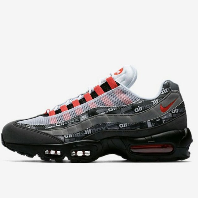 NIKE(ナイキ)の送料込みsize28 NIKE AIR MAX95 メンズの靴/シューズ(スニーカー)の商品写真