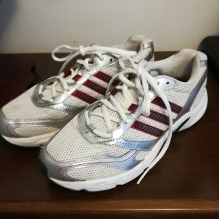 アディダス(adidas)のadidas　中古スニーカー　(スニーカー)