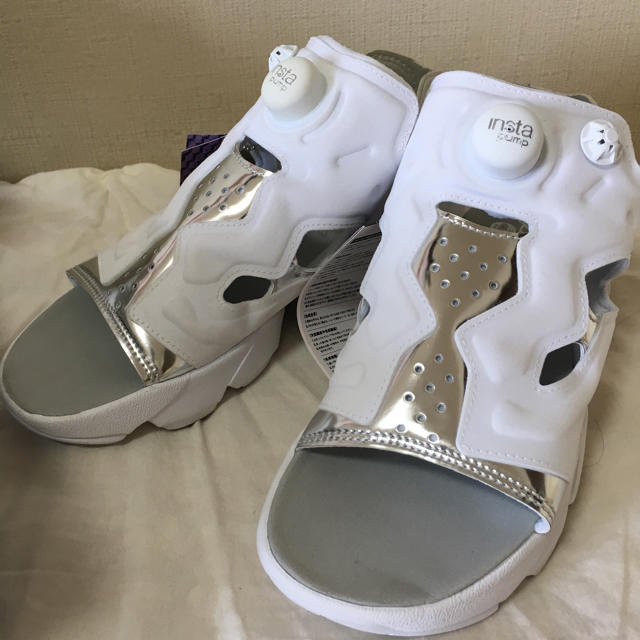 Reebok(リーボック)のインスタポンプフューリーサンダルマグ ホワイト レディースの靴/シューズ(スニーカー)の商品写真
