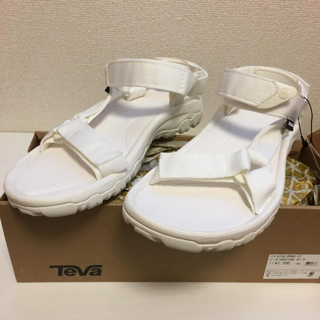 Teva(テバ)のMSCK様専用 teva ハリケーンXLT ホワイト メンズの靴/シューズ(サンダル)の商品写真