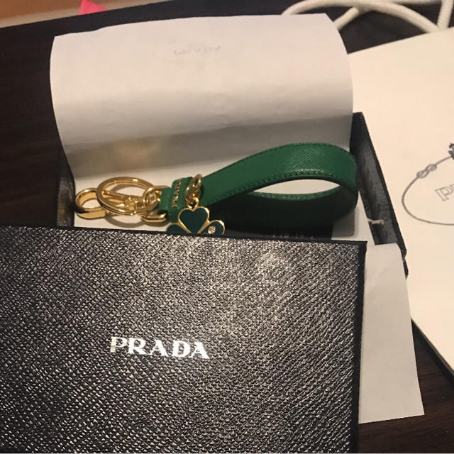 PRADA キーリング ※新品未使用 - キーケース