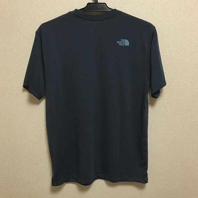 THE NORTH FACE(ザノースフェイス)のTHE NORTH FACE ノースフェイス 紺 ネイビー プリント Ｔシャツ メンズのトップス(Tシャツ/カットソー(半袖/袖なし))の商品写真