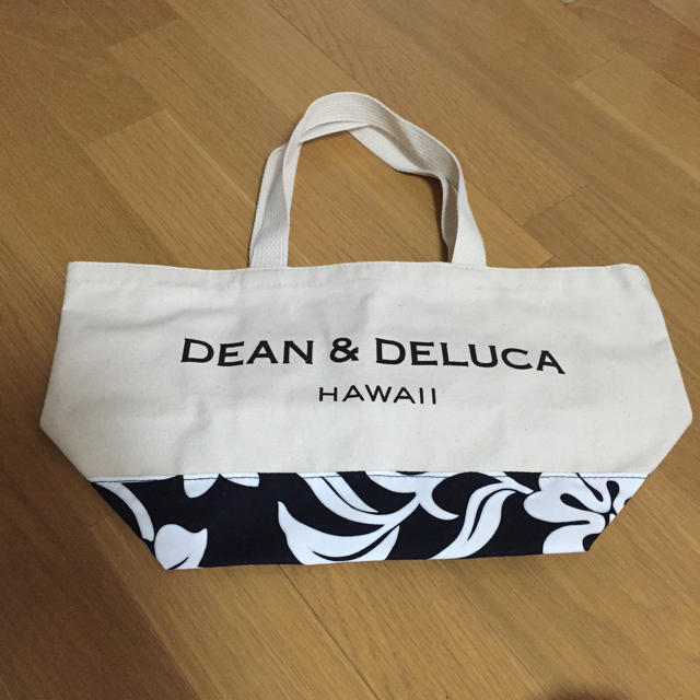 DEAN & DELUCA(ディーンアンドデルーカ)のDEAN&DELUCA♡ハワイ限定トートバッグ レディースのバッグ(トートバッグ)の商品写真