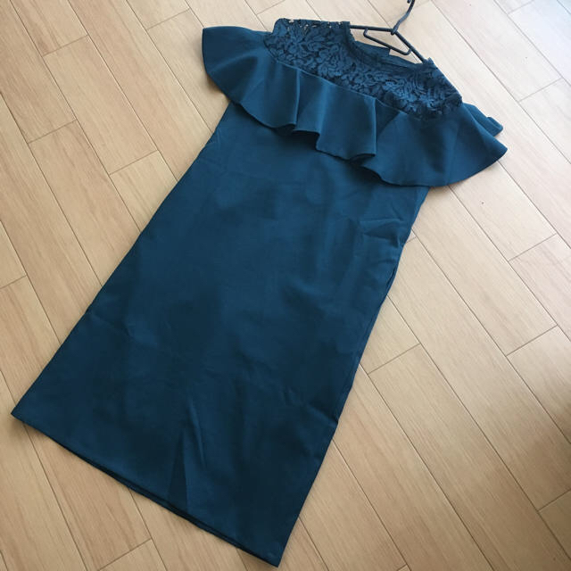 merlot(メルロー)のmerlotデコルテ切り替えワンピース レディースのフォーマル/ドレス(ミディアムドレス)の商品写真